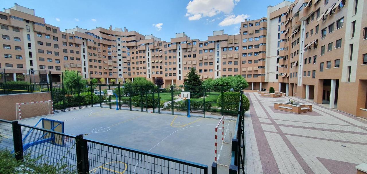 Residencial En Madrid Alquiler De Corta Estancia No Turistico Экстерьер фото